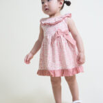 Jesusito bebe flores Street Monkey