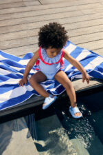 Bañador bebe flores Ysabel Mora - Imagen 5